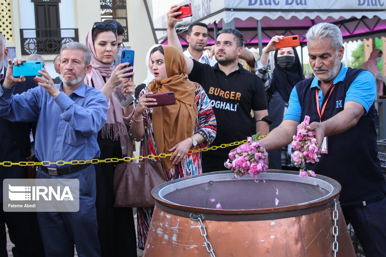 تصاویر: جشنواره گل و گلاب