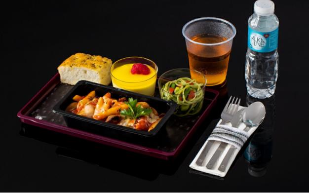 مقایسه بلیط هواپیما اقتصادی امارات و قطر ایرویز