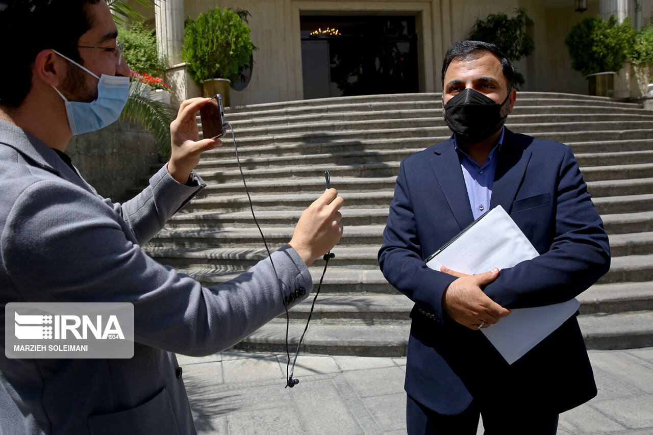 تصاویر: حضور اعضای هیأت دولت در جمع خبرنگاران