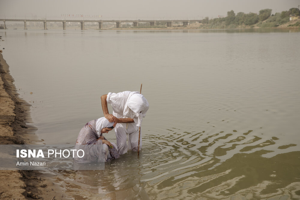 تصاویر: غسل تعمید کودکان مندایی در اهواز