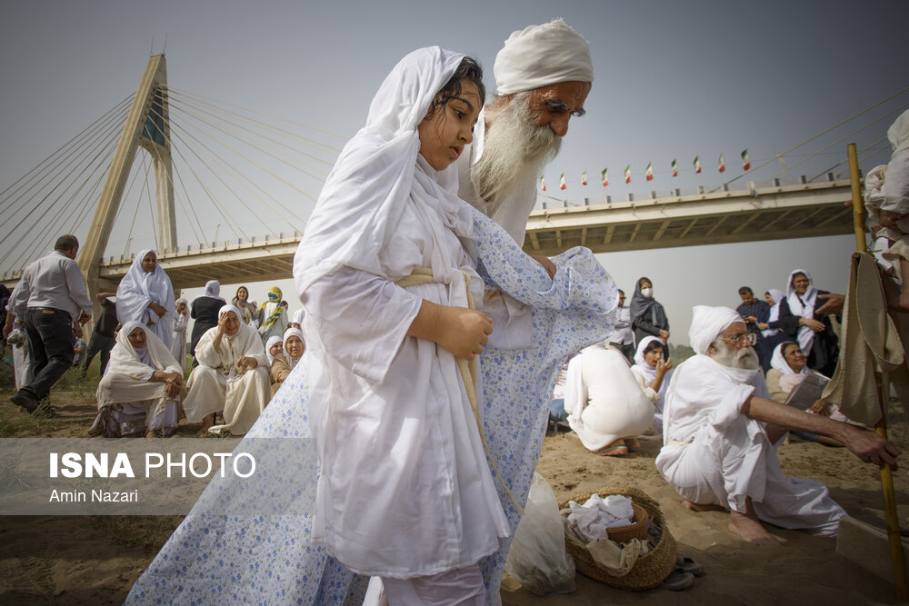 تصاویر: غسل تعمید کودکان مندایی در اهواز