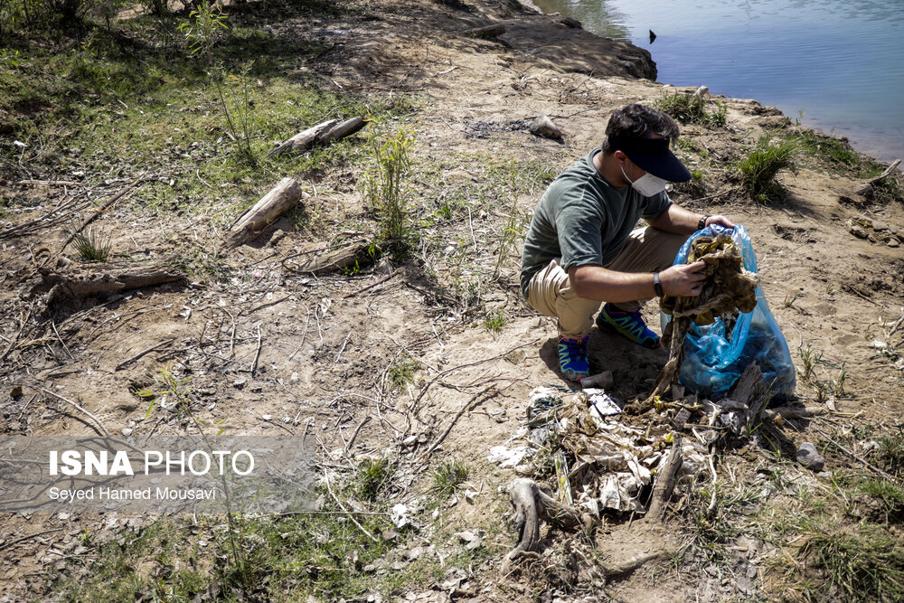 تصاویر: پاکسازی جنگل‌های کرخه به مناسبت روز جهانی زمین پاک