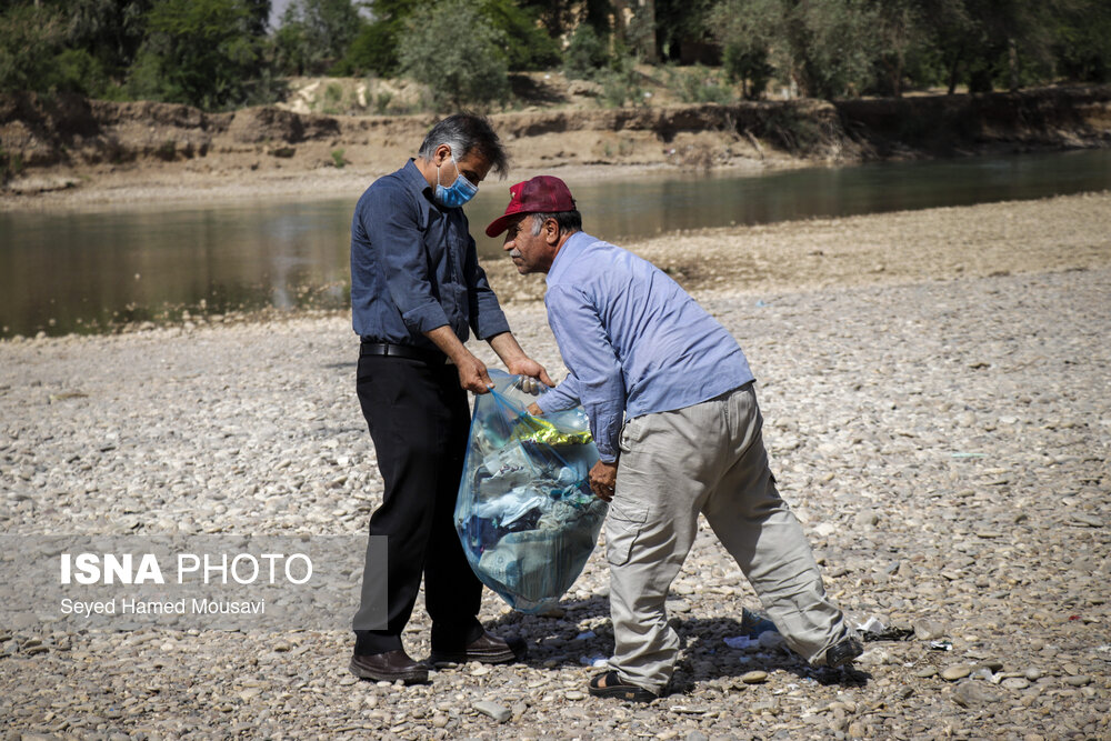تصاویر: پاکسازی جنگل‌های کرخه به مناسبت روز جهانی زمین پاک