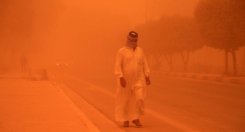 جان خاورمیانه در خطر است؛ طوفان&zwnj;های شن و گرد و غبار&zwnj;ها نفس مردم را دارد می&zwnj;گیرد / از خشکاندن تالاب&zwnj;ها در ایران تا سدسازی ترکیه، عامل افزایش ریز گرد&zwnj;ها
