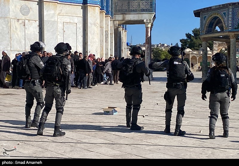 تصاویر: ادامه درگیری ها در مسجد الاقصی