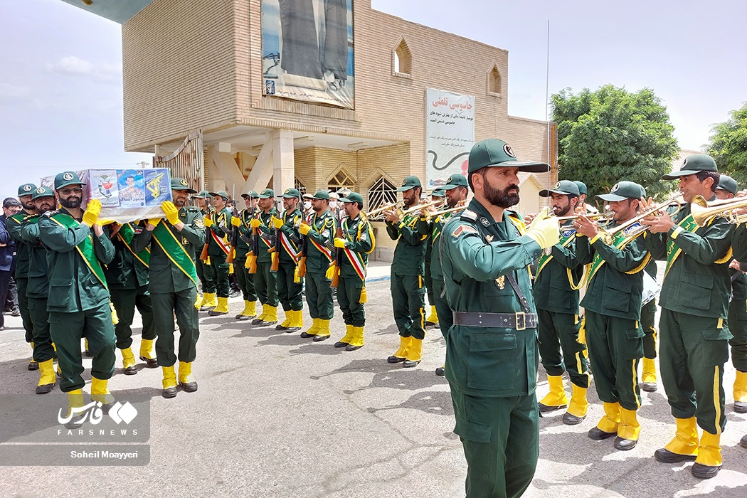 تصاویر: تشییع پیکر شهید &laquo; آبسالان&raquo; در زاهدان