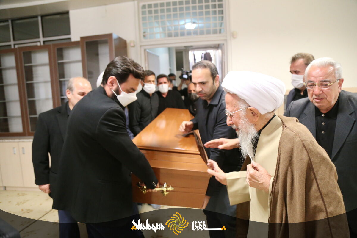 تصاویر: مراسم تشییع همسر  آیت الله جوادی آملی