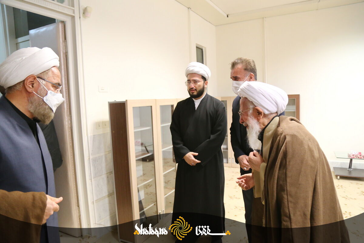 تصاویر: مراسم تشییع همسر  آیت الله جوادی آملی