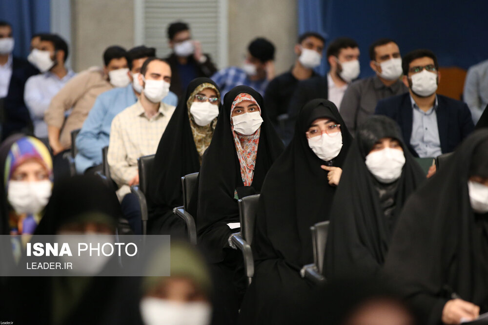 تصاویر: دیدار جمعی از دانشجویان و نمایندگان تشکل&zwnj;های دانشجویی با مقام معظم رهبری