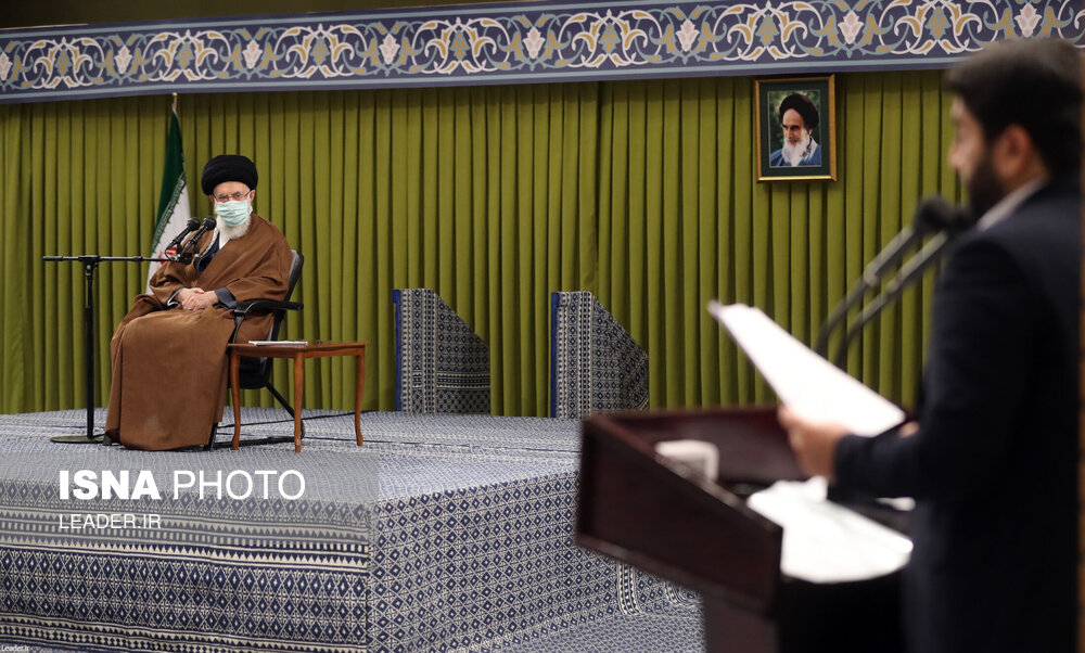 تصاویر: دیدار جمعی از دانشجویان و نمایندگان تشکل&zwnj;های دانشجویی با مقام معظم رهبری