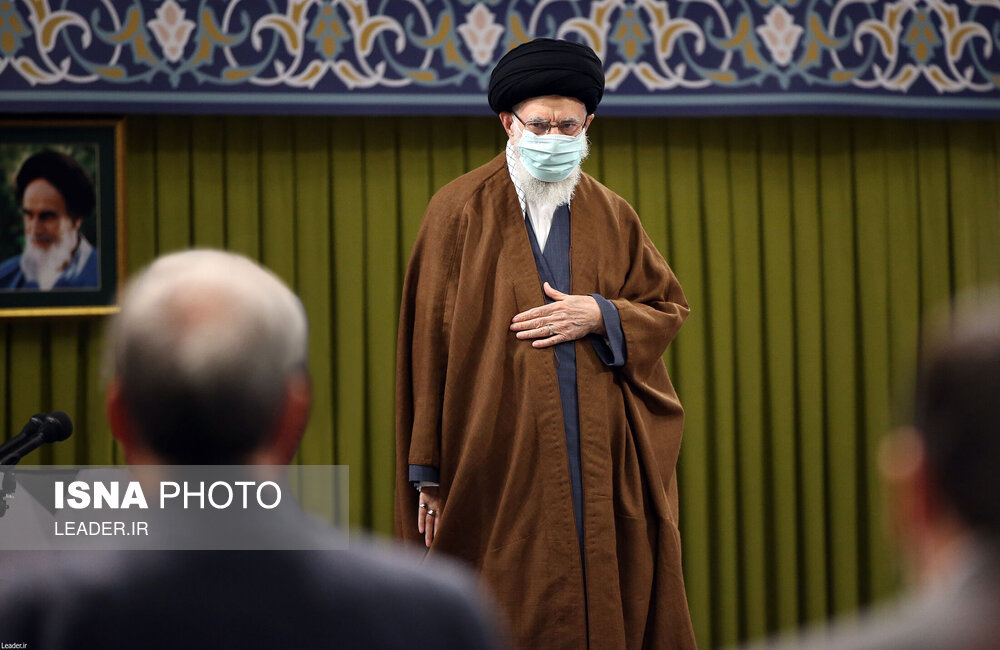 تصاویر: دیدار جمعی از دانشجویان و نمایندگان تشکل&zwnj;های دانشجویی با مقام معظم رهبری
