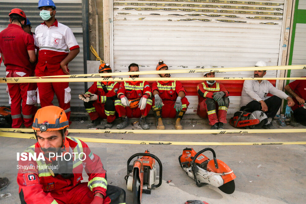 تصاویر: متروپل آبادان؛ هشتمین روز پس از حادثه