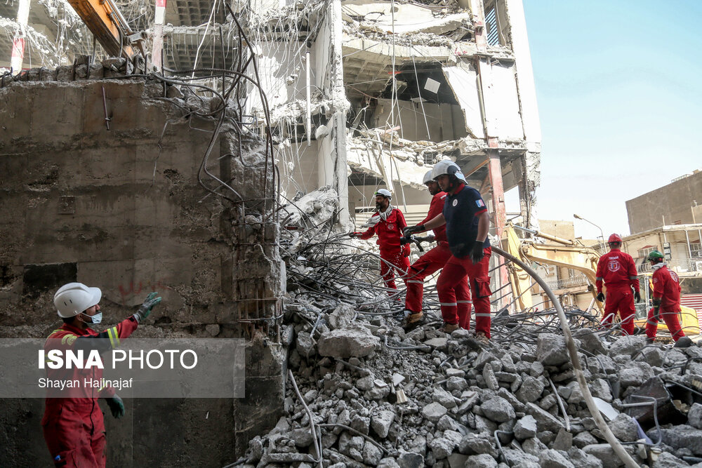 تصاویر: متروپل آبادان؛ هشتمین روز پس از حادثه
