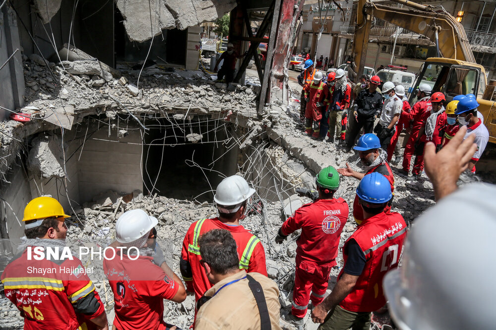 تصاویر: متروپل آبادان؛ هشتمین روز پس از حادثه