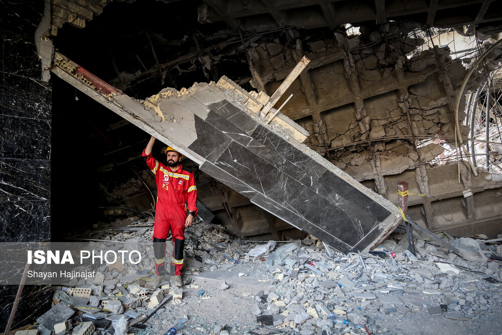 تصاویر: متروپل آبادان؛ هشتمین روز پس از حادثه