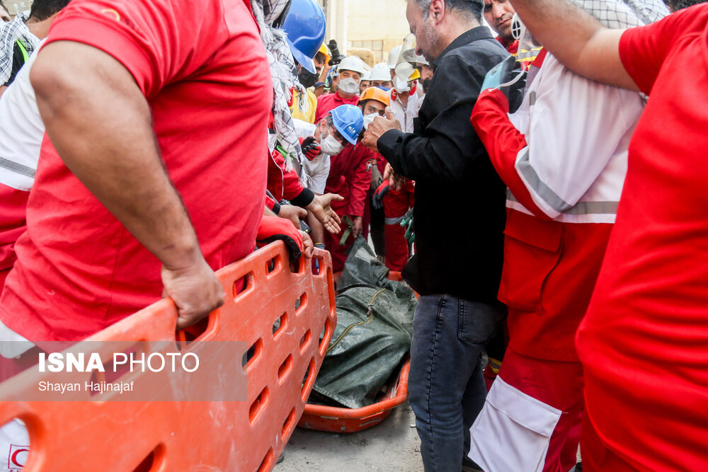 تصاویر: متروپل آبادان؛ هشتمین روز پس از حادثه