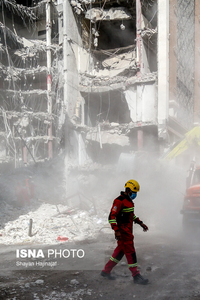 تصاویر: متروپل آبادان؛ هشتمین روز پس از حادثه