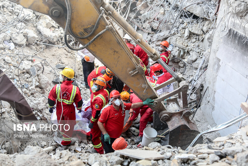 تصاویر: متروپل آبادان؛ هشتمین روز پس از حادثه