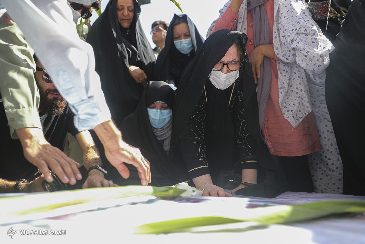 تصاویر: تشییع پیکر شهدای محیط‌بانی - شیراز