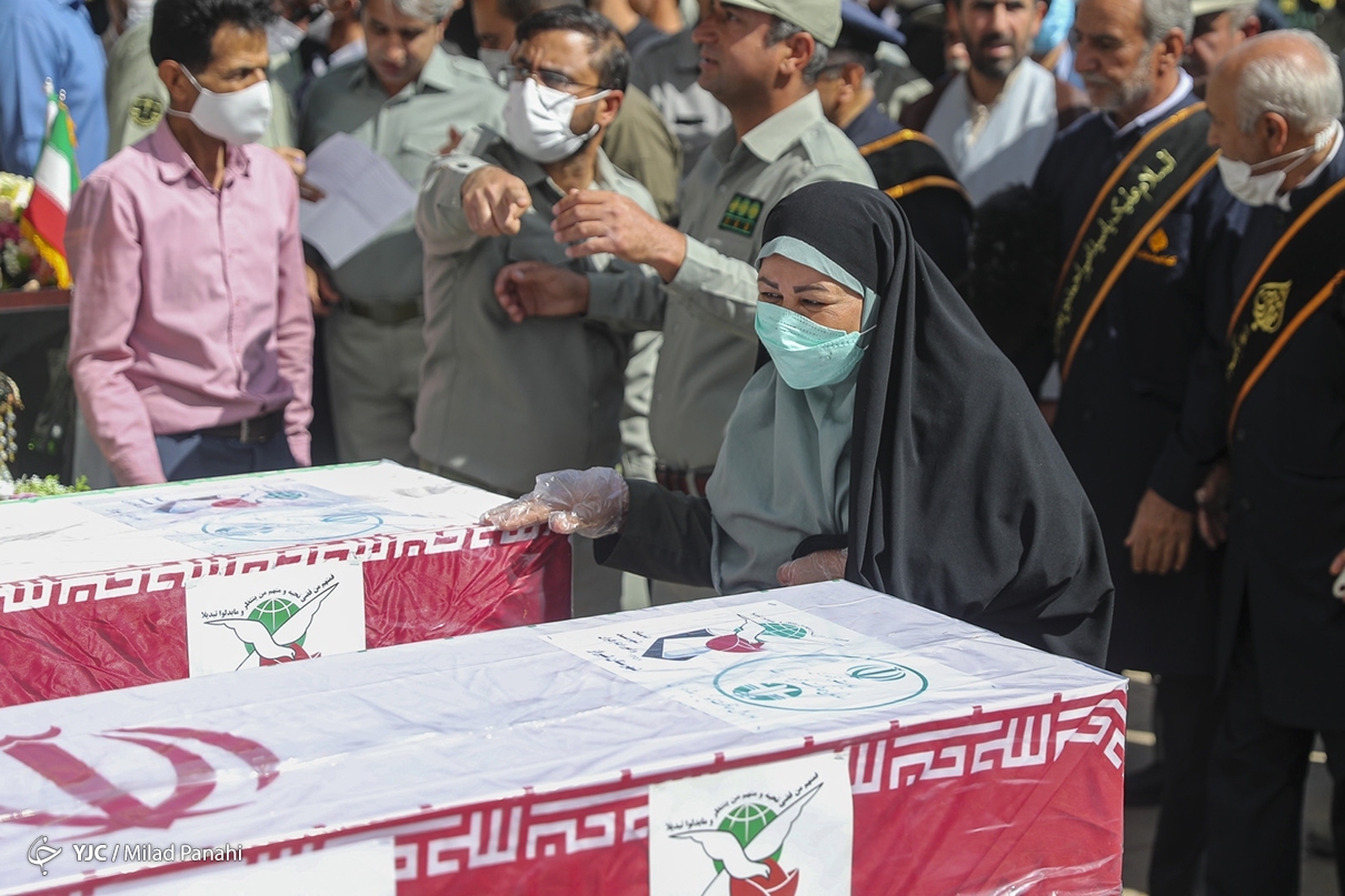 تصاویر: تشییع پیکر شهدای محیط‌بانی - شیراز