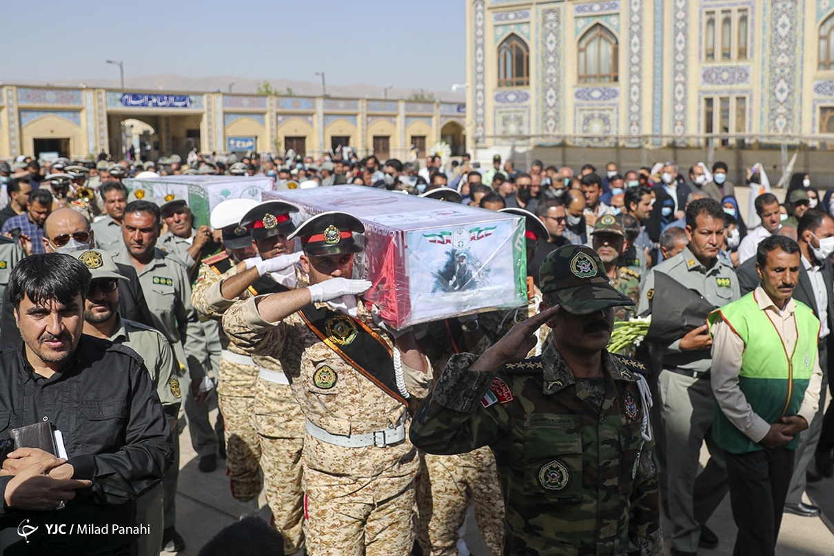 تصاویر: تشییع پیکر شهدای محیط‌بانی - شیراز