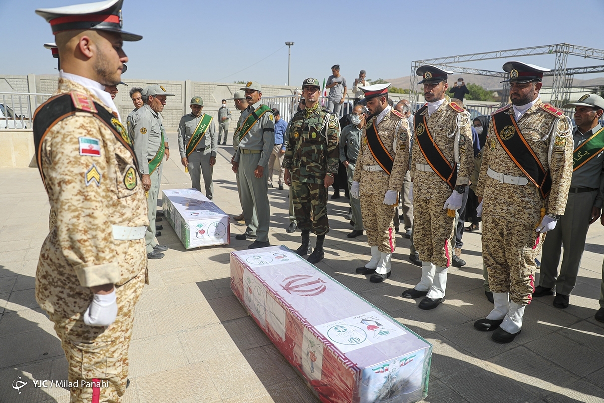 تصاویر: تشییع پیکر شهدای محیط‌بانی - شیراز