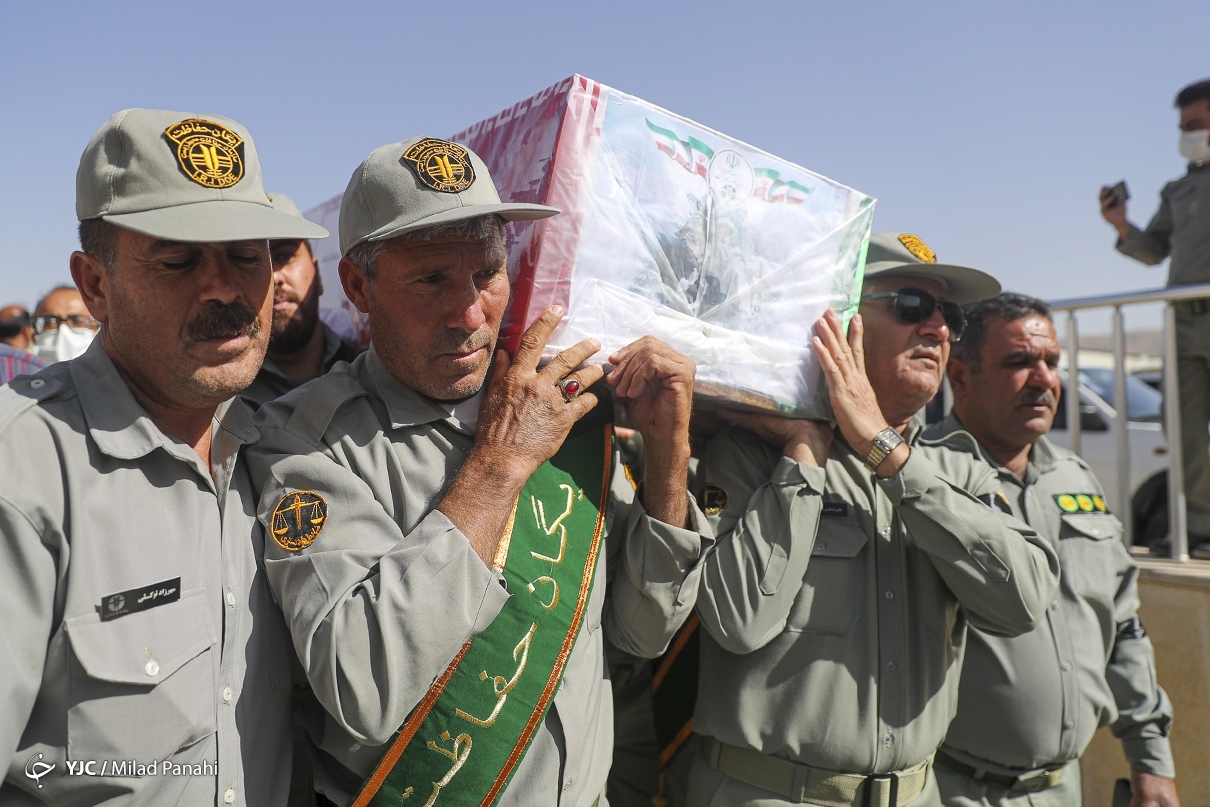 تصاویر: تشییع پیکر شهدای محیط‌بانی - شیراز