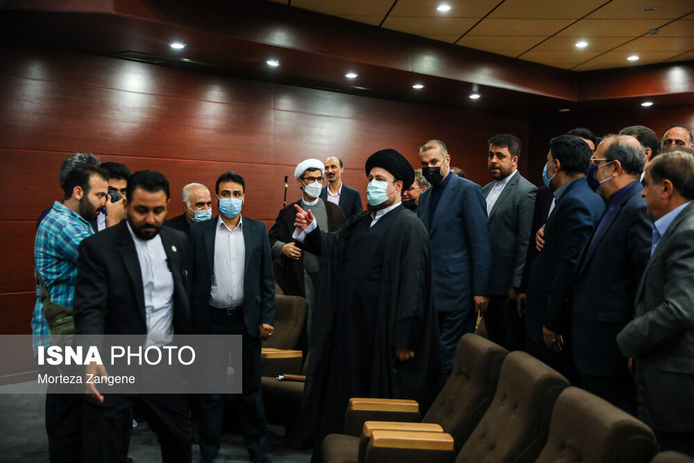 تصاویر: نشست «سیاست خارجی متوازن در مکتب امام خمینی (ره)» با حضور وزیر خارجه