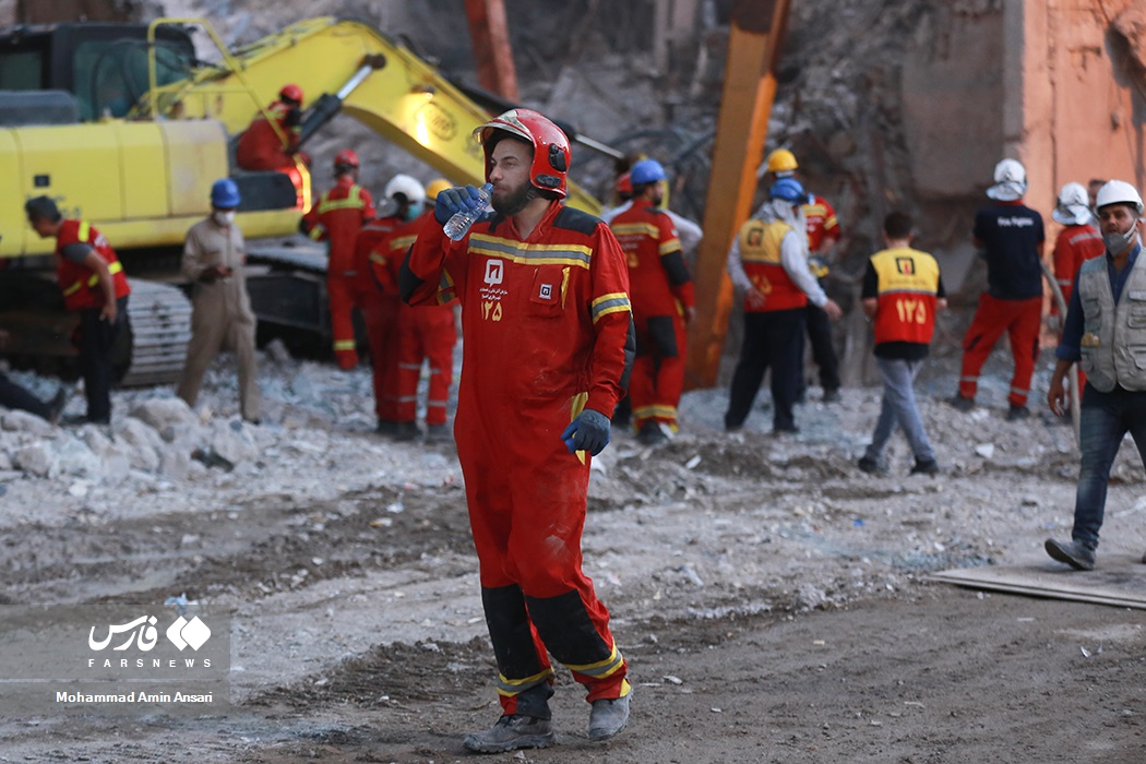 دهمین روز از عملیات آواربرداری &laquo;متروپل&raquo;