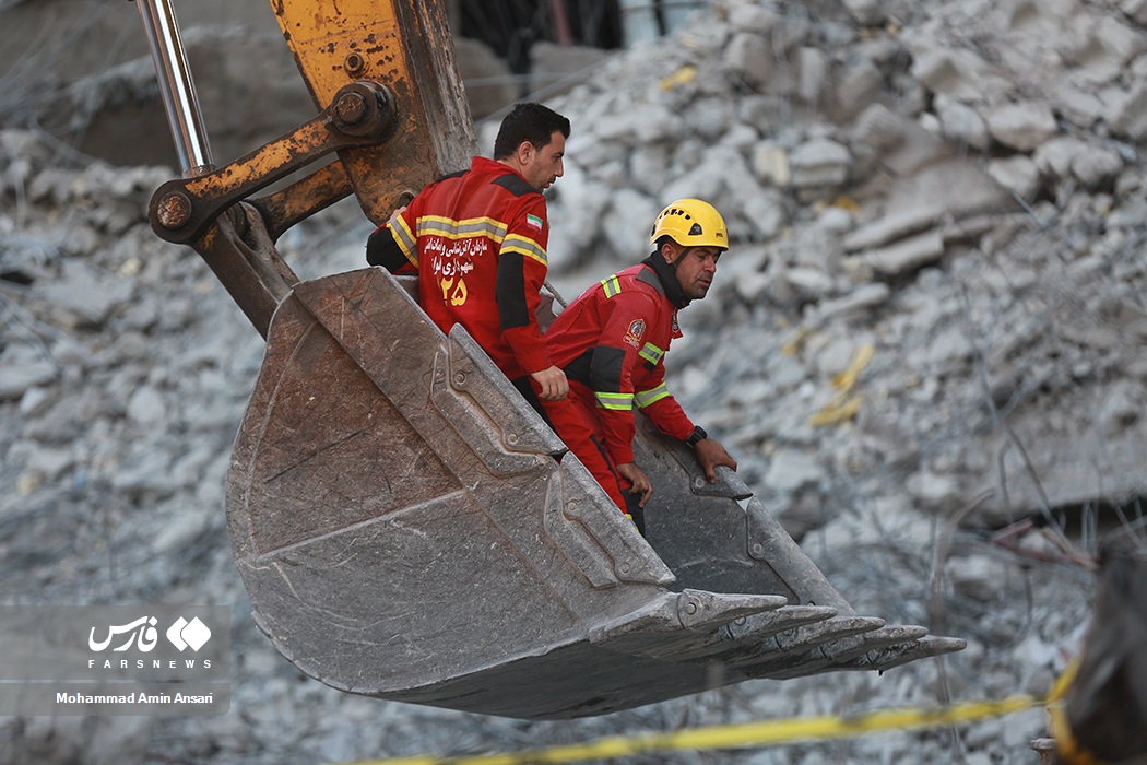 تصاویر: آواربرداری &laquo;لایه به لایه&raquo; در متروپُل
