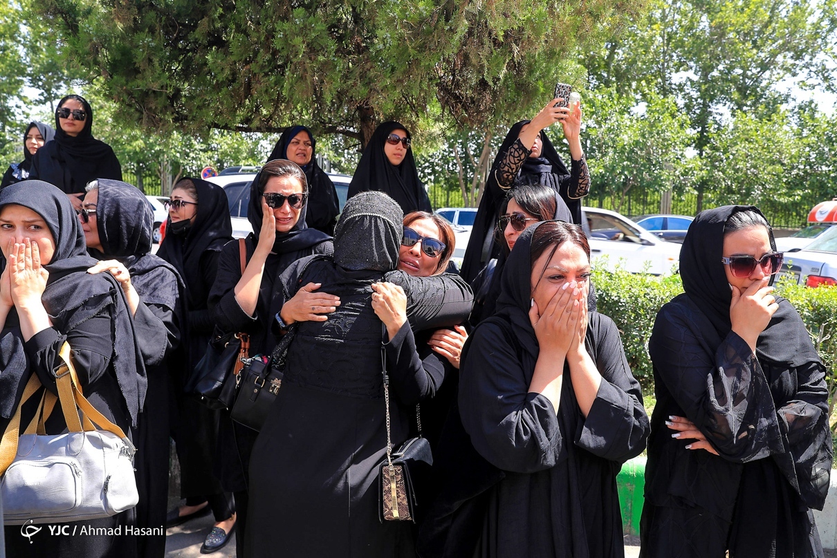 تصاویر: تشییع پیکر مهدی صباغی - مشهد