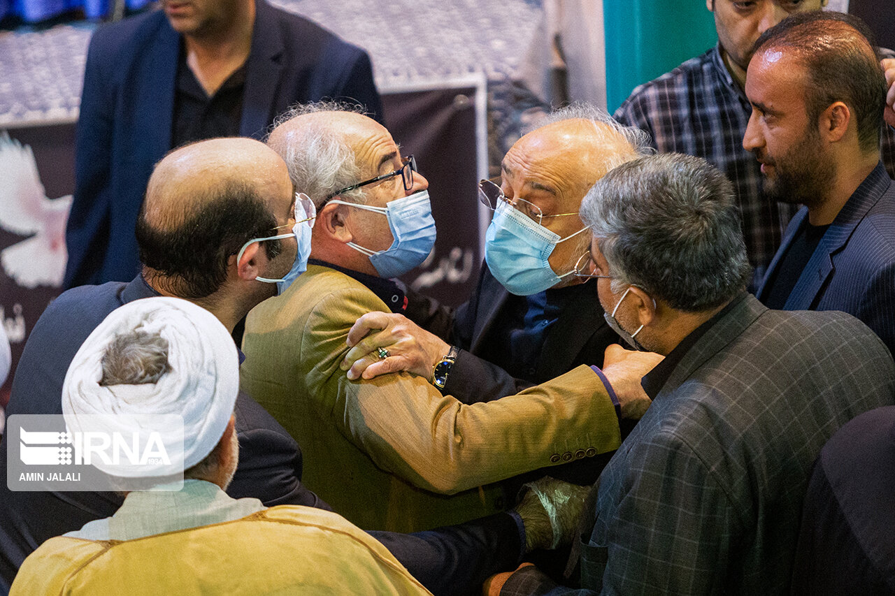 تصاویر: وداع با پیکر حجت الاسلام دعایی
