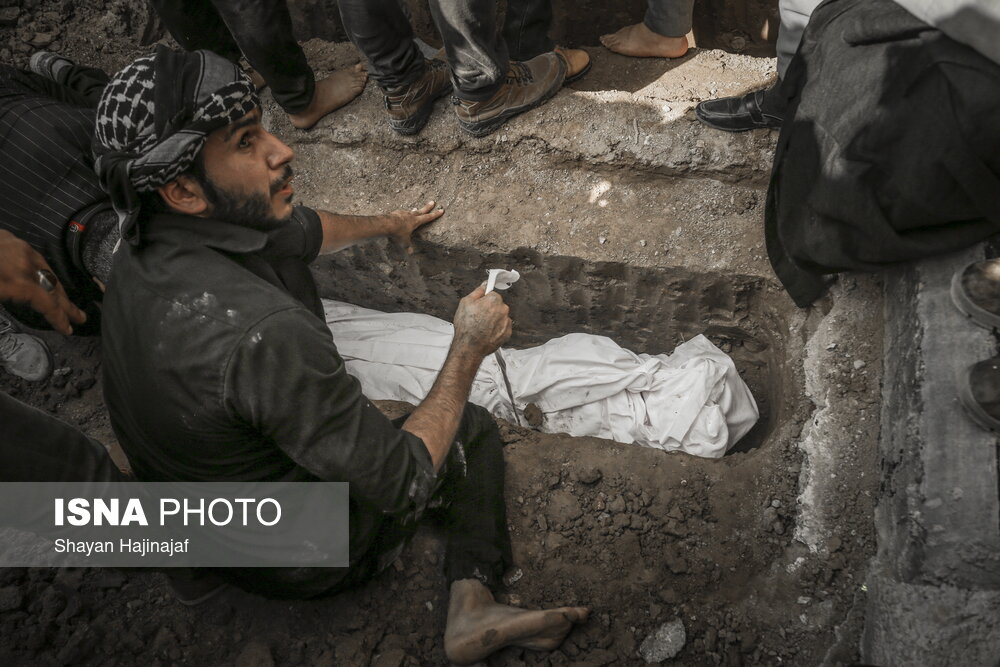 تصاویر: تشییع پیکر دو برادر جانباخته حادثه متروپل