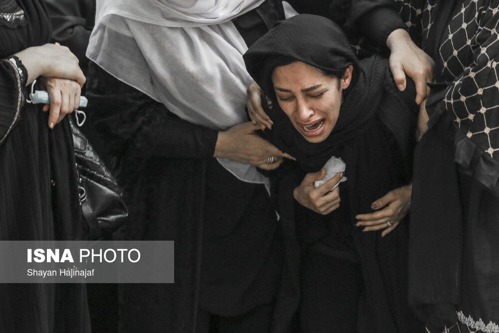 تصاویر: تشییع پیکر دو برادر جانباخته حادثه متروپل