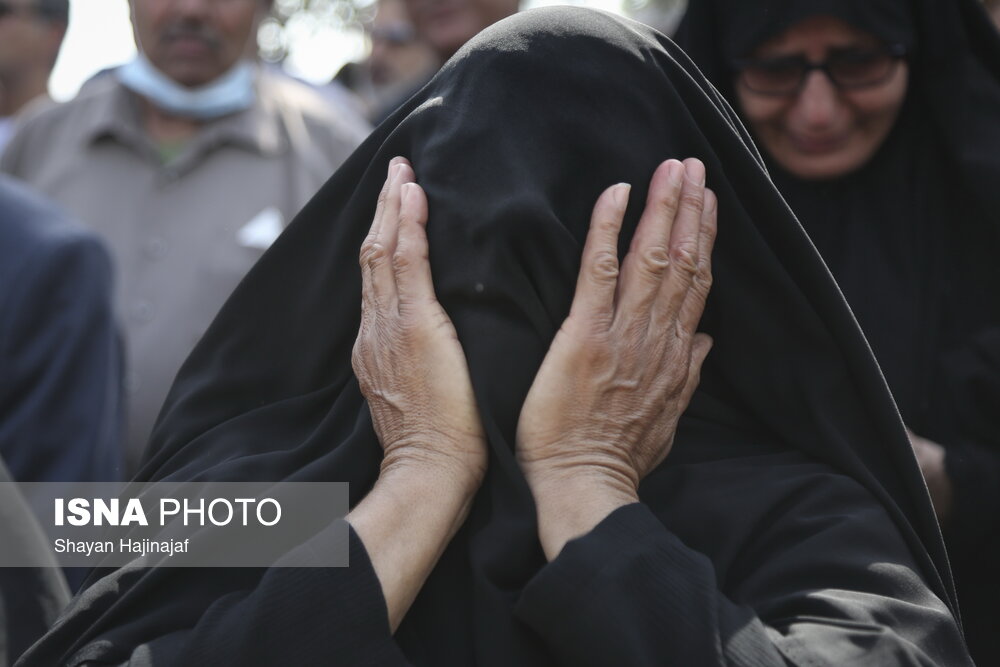 تصاویر: تشییع پیکر دو برادر جانباخته حادثه متروپل