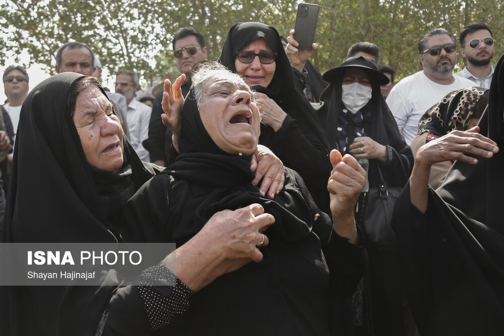 تصاویر: تشییع پیکر دو برادر جانباخته حادثه متروپل
