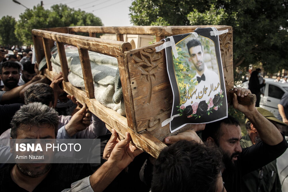 تصاویر: تشییع پیکر دو برادر جانباخته حادثه متروپل