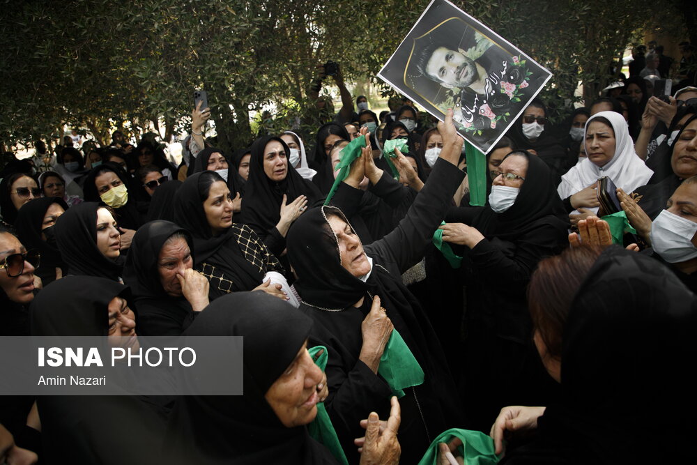 تصاویر: تشییع پیکر دو برادر جانباخته حادثه متروپل