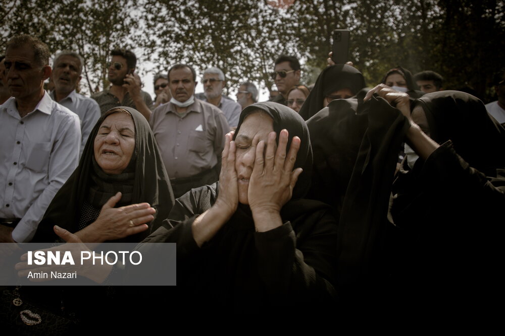 تصاویر: تشییع پیکر دو برادر جانباخته حادثه متروپل