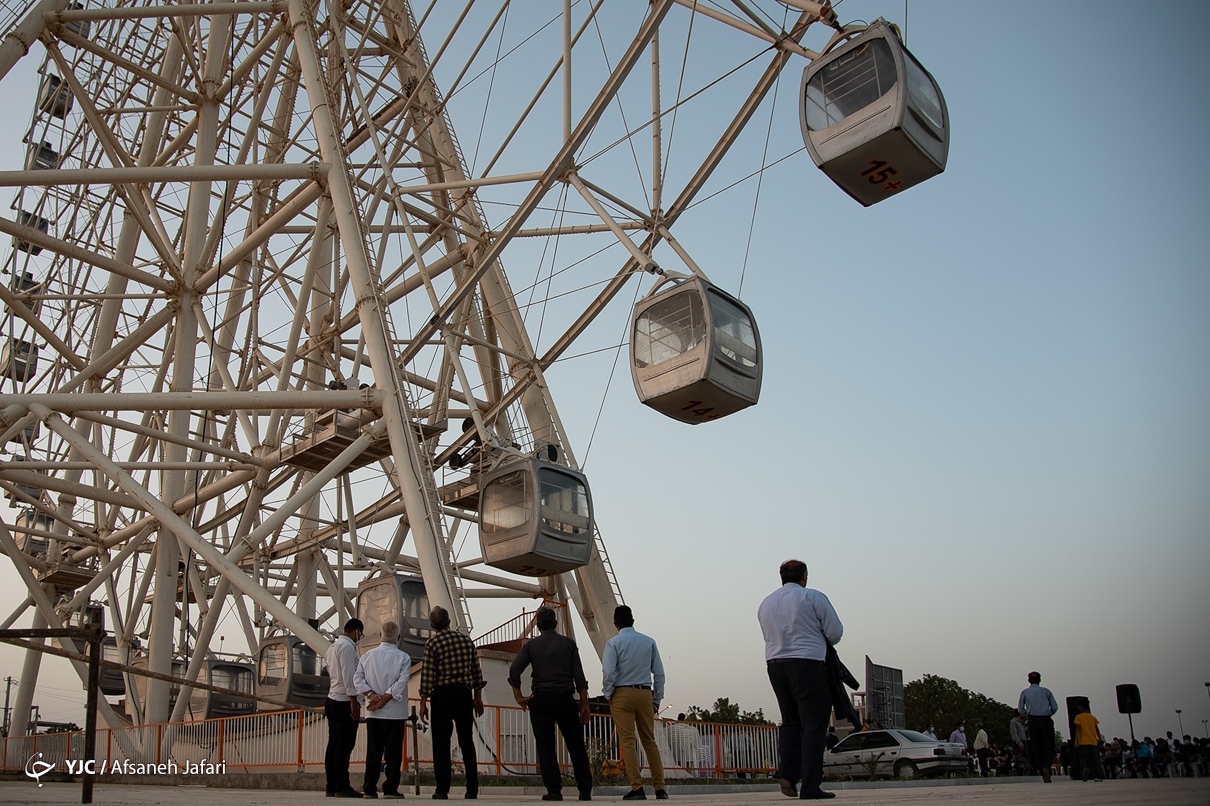 تصاویر: راه اندازی بزرگترین چرخ و فلک کشور - بوشهر