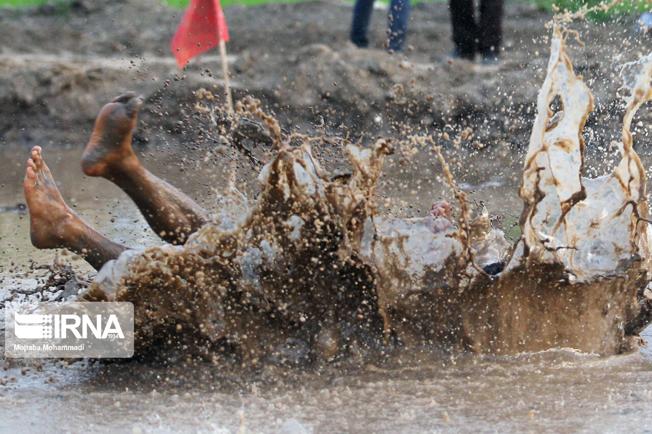 تصاویر: جشنواره ورزش&zwnj;های شالیزاری