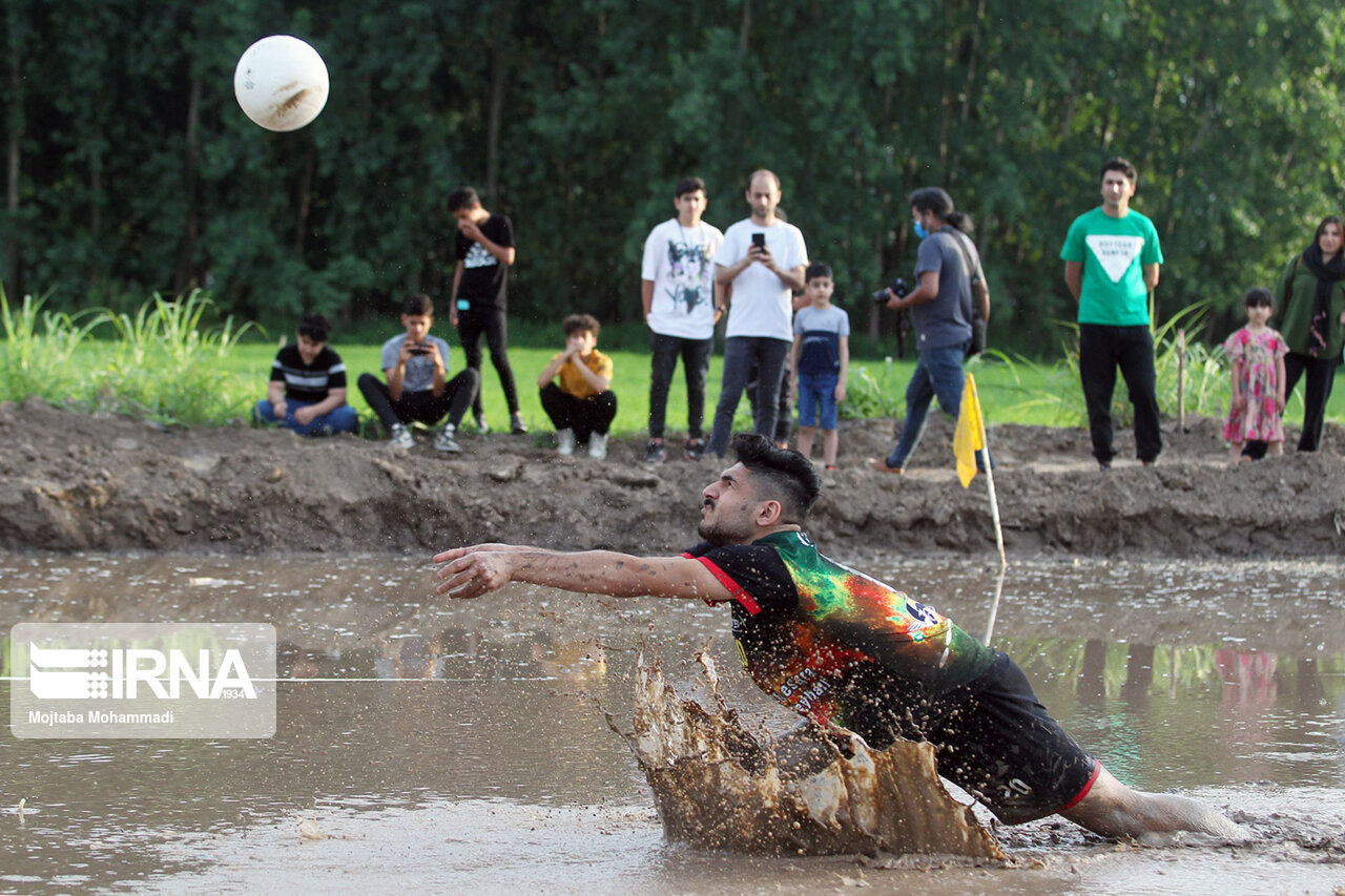 تصاویر: جشنواره ورزش&zwnj;های شالیزاری