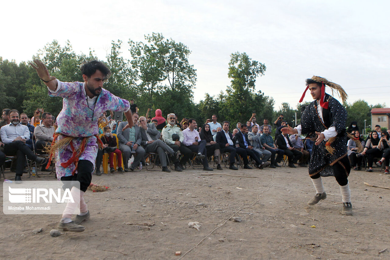 تصاویر: جشنواره ورزش&zwnj;های شالیزاری