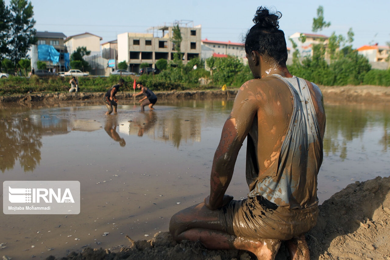 تصاویر: جشنواره ورزش&zwnj;های شالیزاری