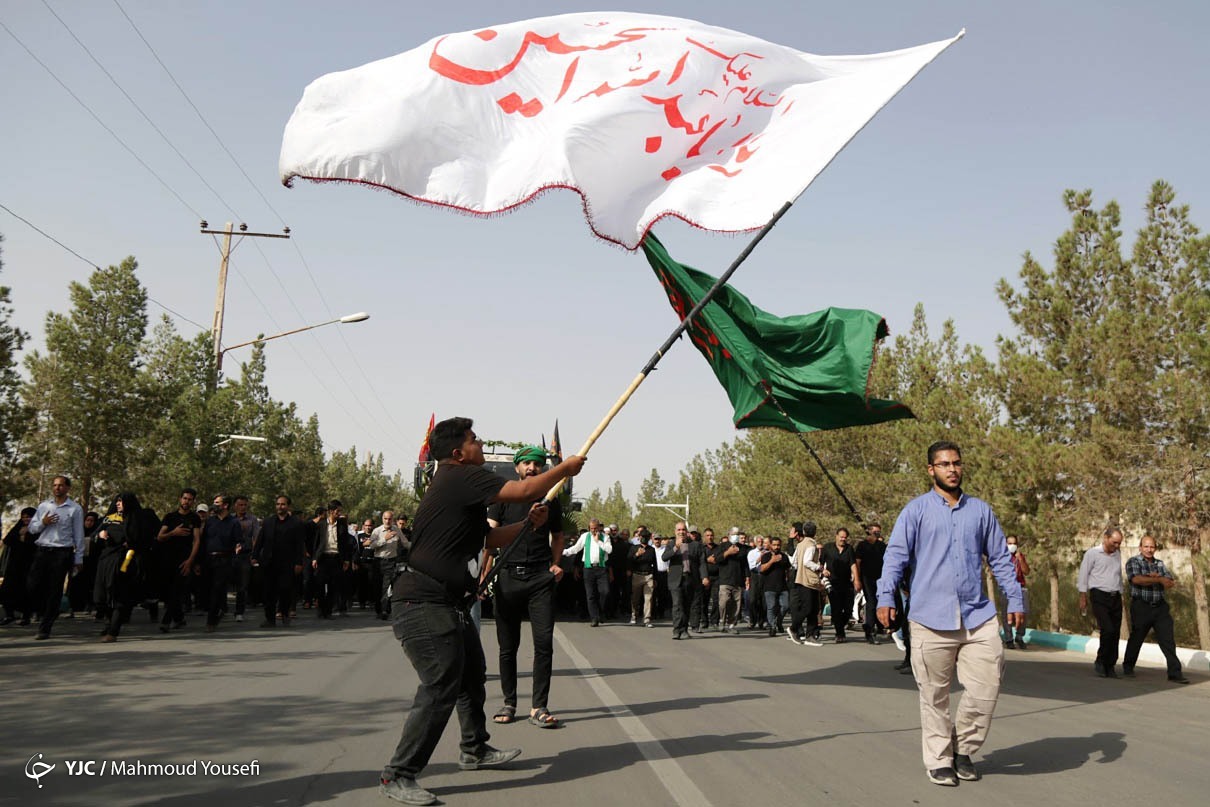 تصاویر: تشییع پیکر جان باختگان قطار مسافری مشهد - یزد