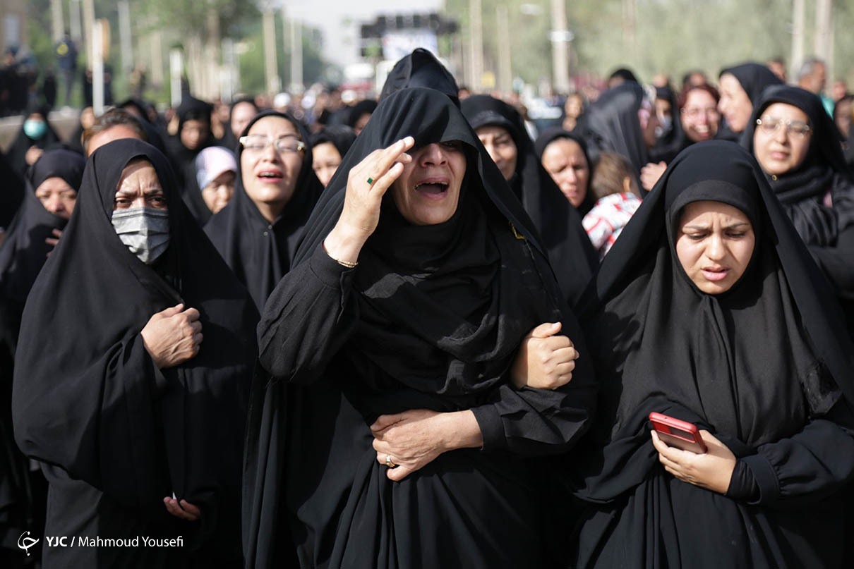 تصاویر: تشییع پیکر جان باختگان قطار مسافری مشهد - یزد
