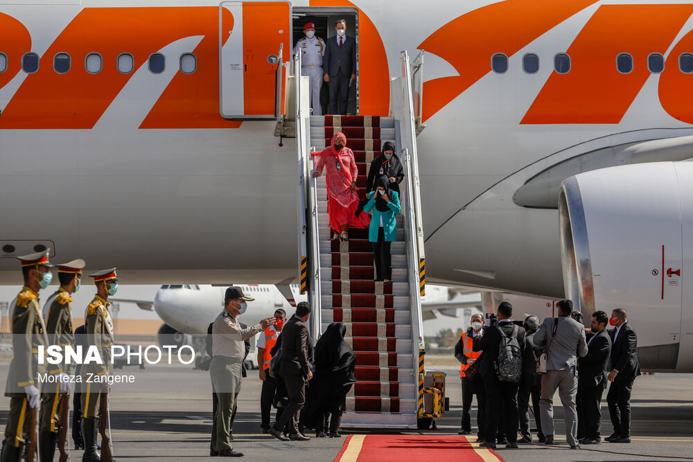 تصاویر: ورود رییس جمهور ونزوئلا به ایران