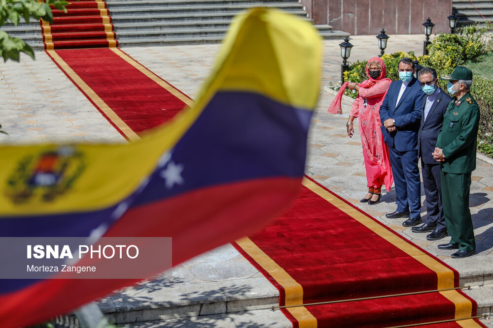 تصاویر: ورود رییس جمهور ونزوئلا به ایران