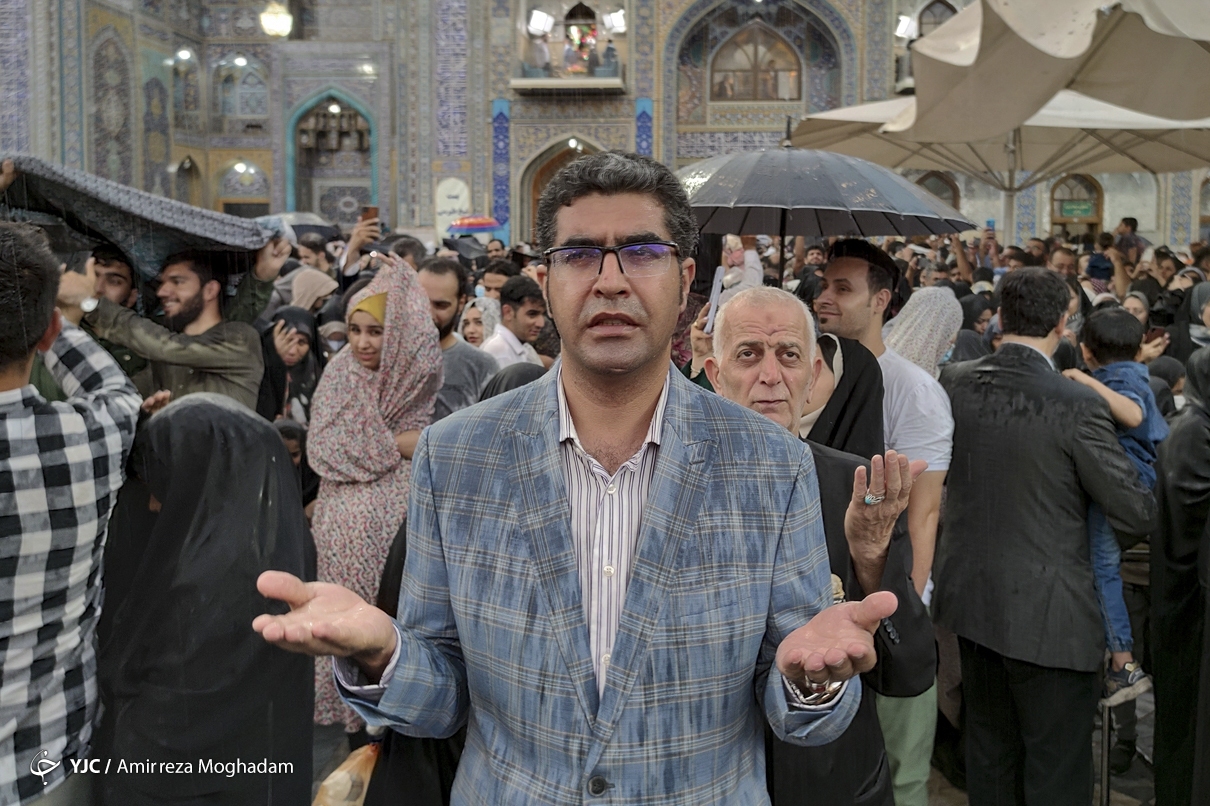 تصاویر: باران رحمت در شب میلاد امام رضا (ع)