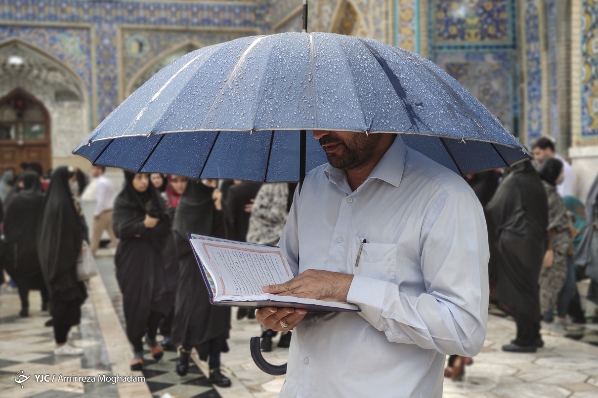 تصاویر: باران رحمت در شب میلاد امام رضا (ع)